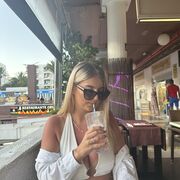 CheekyGirl_9216
