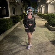 CheekyGirl_9997