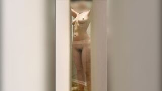 Wifey's soak body through the shower door.