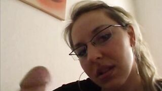 Bae blonde cunt with mouth with glasses offer hand job jizzed