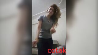 cotak Syrian refugees inside turkey perfect woman