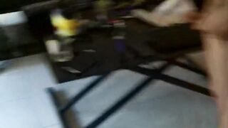 Jeune ado baisee par trois mecs