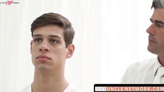 SayUncleNetwork.com - Pastor sucks off muscular twink then raw barebacks him