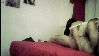 Camara oculta real para la escort Agatha de botitas se mensajea con su marido