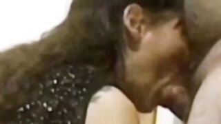 Camara oculta real para la escort Agatha de botitas se mensajea con su marido