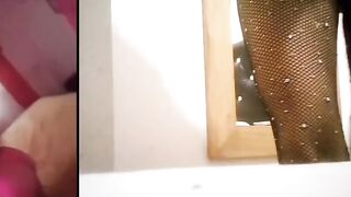 Camara oculta real para la escort Agatha de botitas se mensajea con su marido