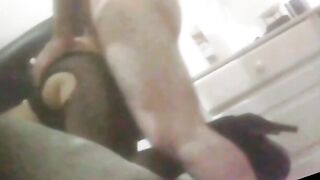Camara oculta real para la escort Agatha de botitas se mensajea con su marido