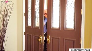 aj applegate she is hiding her boyfriend from her dad
