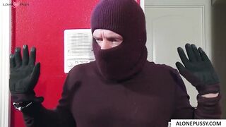 pussy burglar 5k9iv5