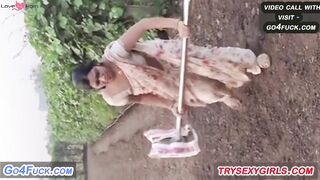 Sexy Saree Wali Bhabhi Ko Dekho