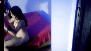 Escort Liz Vip camara oculta se deja grabar haciendo su trabajo se pone los tacones