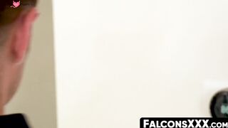 FalconsXXX.com - Jock gets his tight hole barebacked after a juicy rimming session