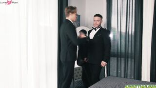 Groom and his best man fucks before the wedding