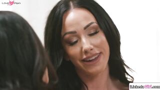 Stepdaughter pussy licking hairy stepmom