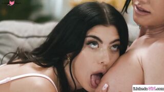 Stepdaughter pussy licking hairy stepmom