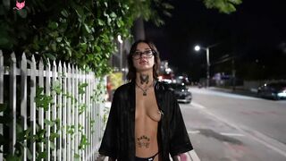 Angel est une salope emo qui se masturbe partout ou elle va