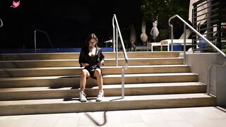 Angel est une salope emo qui se masturbe partout ou elle va