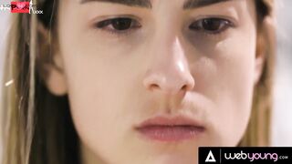Conflicted 19 Yo Kristen Scott Discovers Her Sexuality With Dyke Slim Blonde Kenna James