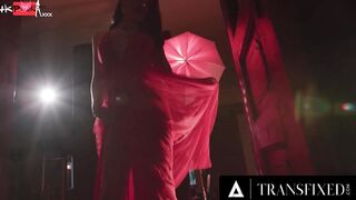 TRANSFIXED - Shemale Dyke Zariah Aura RAW DOGGY Fucks PAWG Photographer Tommy King