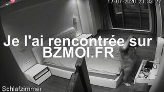 La coquine se masturbe solo