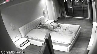 La coquine se masturbe solo