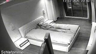 La coquine se masturbe solo