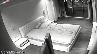 La coquine se masturbe solo