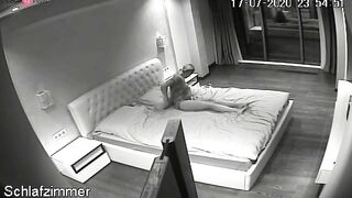 La coquine se masturbe solo