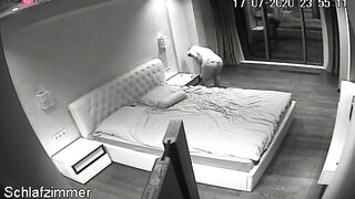 La coquine se masturbe solo