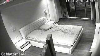 La coquine se masturbe solo