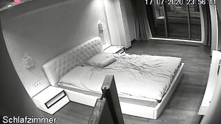 La coquine se masturbe solo