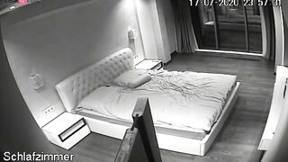 La coquine se masturbe solo