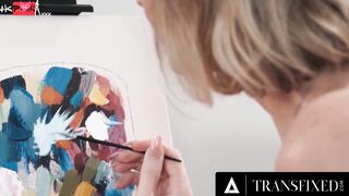 TRANSFIXED - Artist Tori Easton Makes Queenie Sateen SQUIRT All Over Her Painting To Finish It