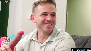 Roommates Des Irez and Andrew Delta have fuck bareback