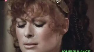 lucy63 dans le monde de Dracula, où les ombres dansent à la lueur des chandelles