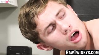 RawTwinkys.com - Nerd Darron Bluu can't resist the long dick of Eli Sky