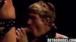 RetroDudes.com - Kinky Jennings takes a tag team fucking from two muscular studs