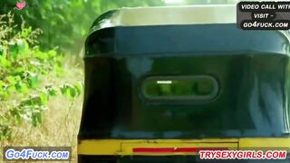 House Wife Ko Husband Ne Auto Driver Bhaiya Se Chudavaya Phir Khud Ne Choda