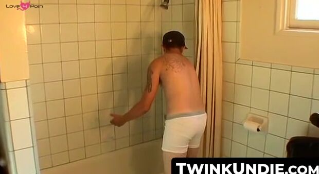 TwinkUndie.com - Homo's steamy shower jerk off and powerful cum blast