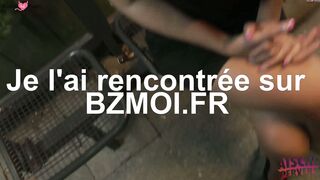 Brunette sodomisee a l arret de bus