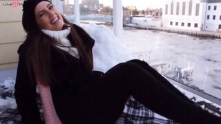 Il n'est jamais trop froid pour se masturber comme elle le fait