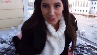 Il n'est jamais trop froid pour se masturber comme elle le fait