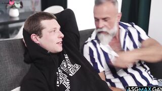Benjamin Blue fucks his hot stepdad Daddy John