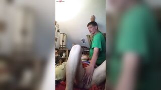 Video d une grand mere baisee par un homme qui pourrait etre son fils