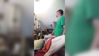 Video d une grand mere baisee par un homme qui pourrait etre son fils