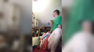 Video d une grand mere baisee par un homme qui pourrait etre son fils