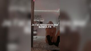 WaifuMiia passe ses meilleurs moments a se masturber seule chez elle