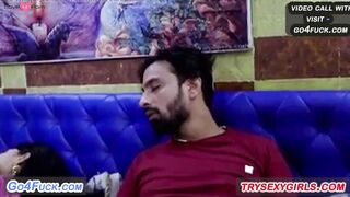 Husband Ke Jaate Se Bhabhi Ne Aapn Boyfriend sath Romance Kiya
