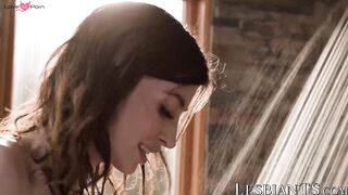 Beautiful transwoman drilled her dick inside the wet pussy of hot Whitney Wright in a