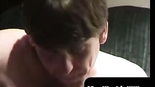 MenWorkinXXX.com - Average looking butt muncher enjoys pocket pool solo